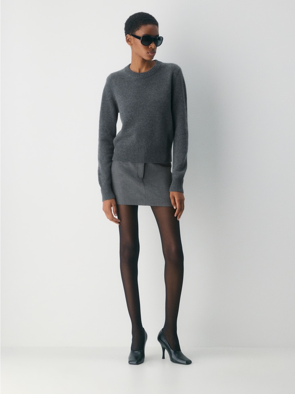 Aritzia Essential Cashmere Nouveau Sweater - Picture 1 of 9